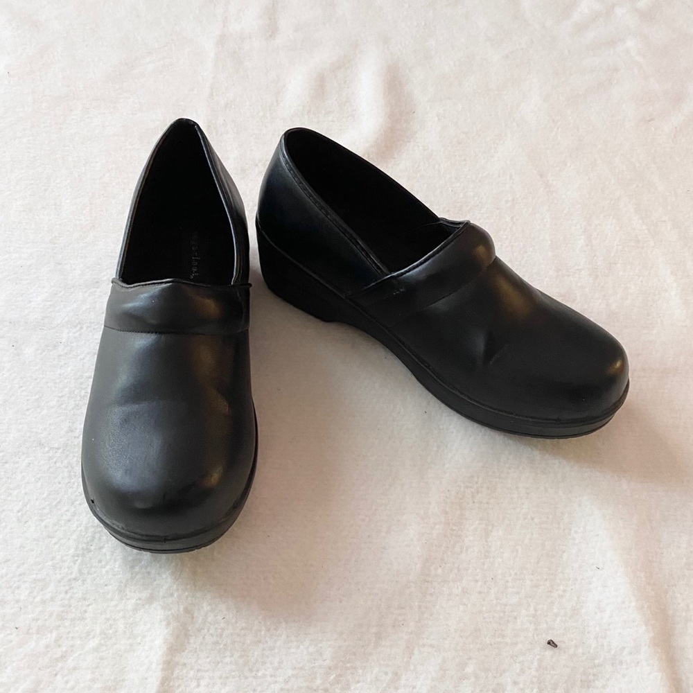 Sugar foot clogs